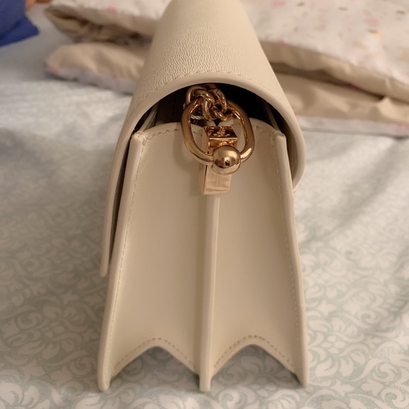 SOLD Tory Burch Parker Convertible Shoulder Bag - Picture 3 of 6